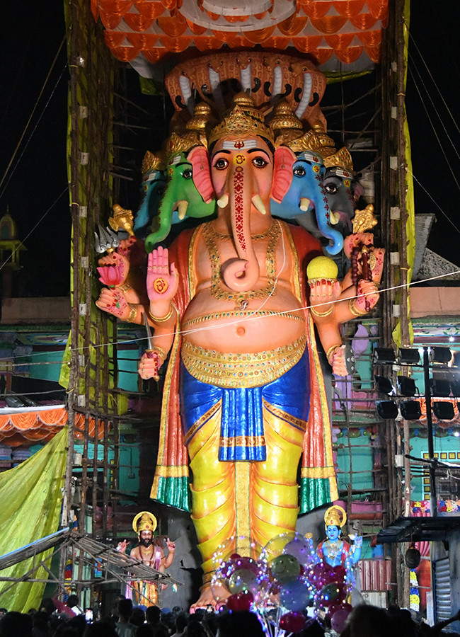 Khairatabad Bada Ganesh 2026 in Hyderabad HD Photos7