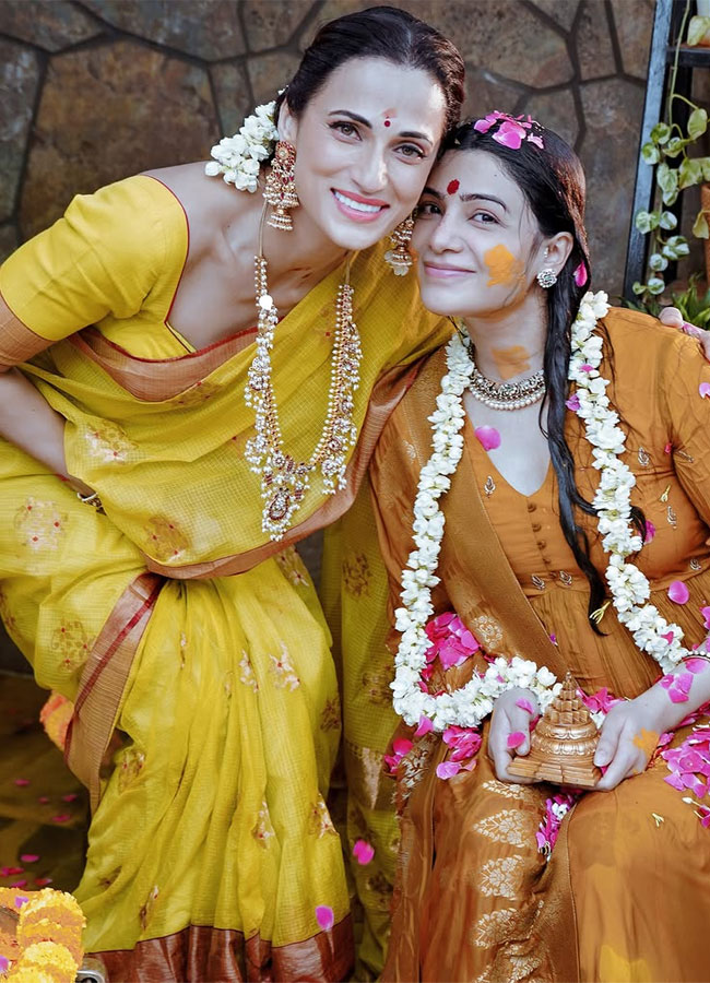 Samantha Shares Baby Shower Pics With Raj Nidimoru2