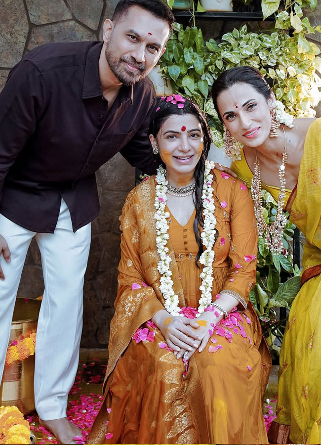 Samantha Shares Baby Shower Pics With Raj Nidimoru3