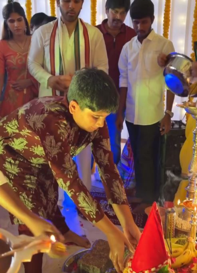 Mega And Allu Families Celebrate Vinayaka Chavithi In Grand Style, Photos Gallery Viral11