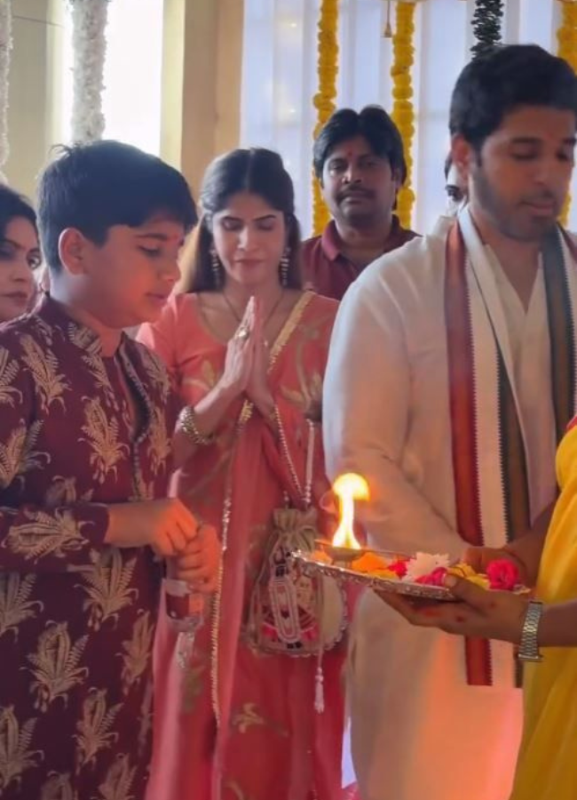Mega And Allu Families Celebrate Vinayaka Chavithi In Grand Style, Photos Gallery Viral17