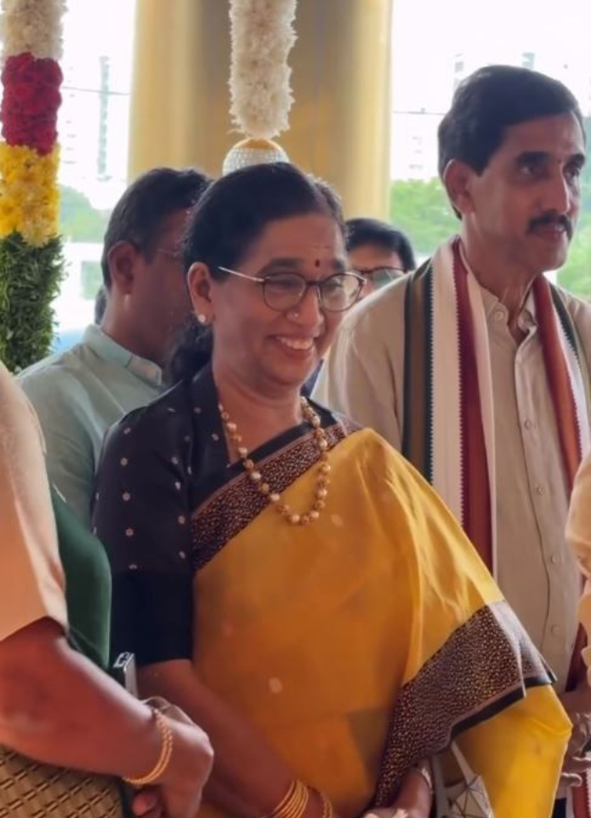 Mega And Allu Families Celebrate Vinayaka Chavithi In Grand Style, Photos Gallery Viral16