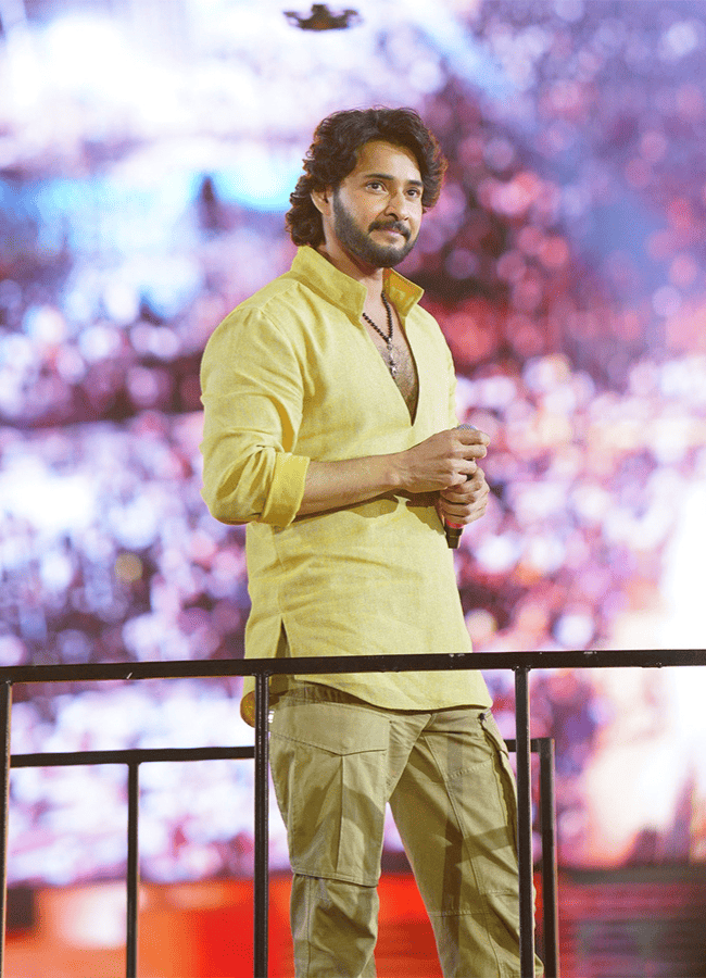 Mahesh Babu Opens Up About Rajamouli Working Style And 15 Year Wait For Varanasi, Photos Inside2