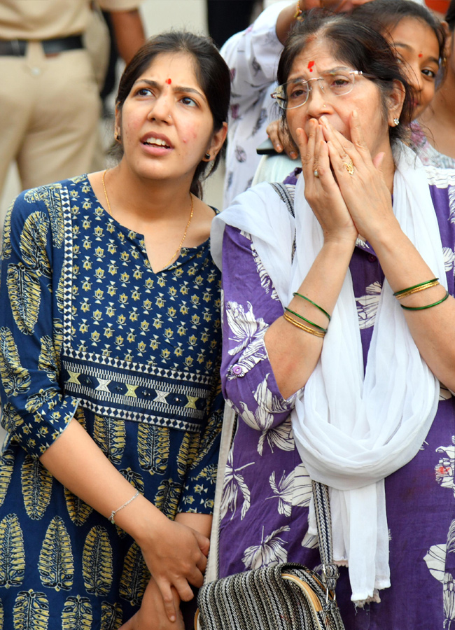 Huge Devotees At Khairatabad ganesh7