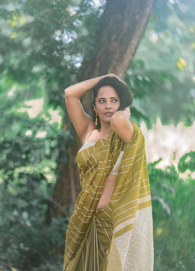 Anasuya Bharadwaj New Look Photos 2