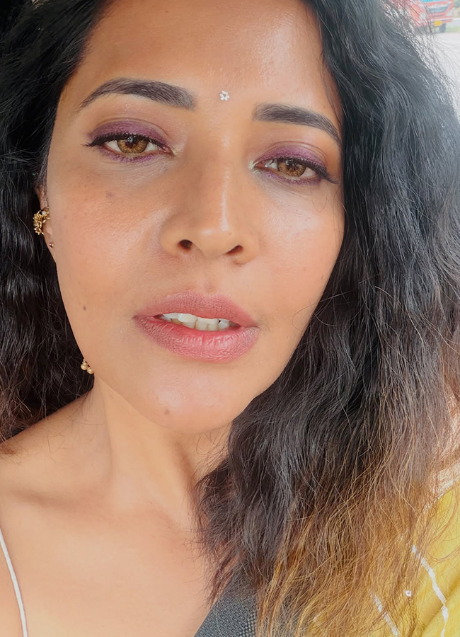 Anasuya Bharadwaj New Look Photos 6
