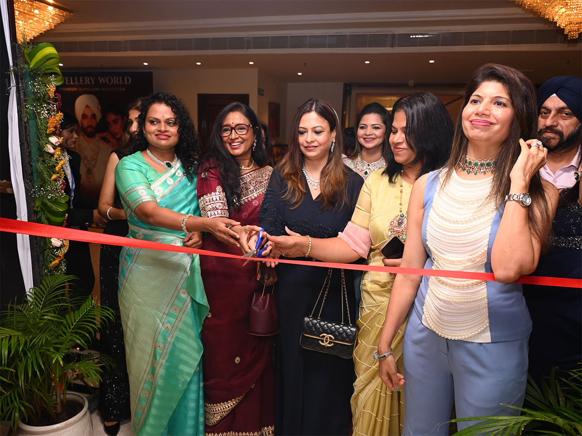 Jewellery World Exhibition Captivates Hyderabad HD Photos11