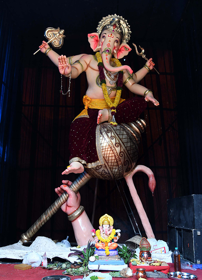 Vinayaka Chaturthi 2026 : Unique Ganesha idols in Hyderabad 10