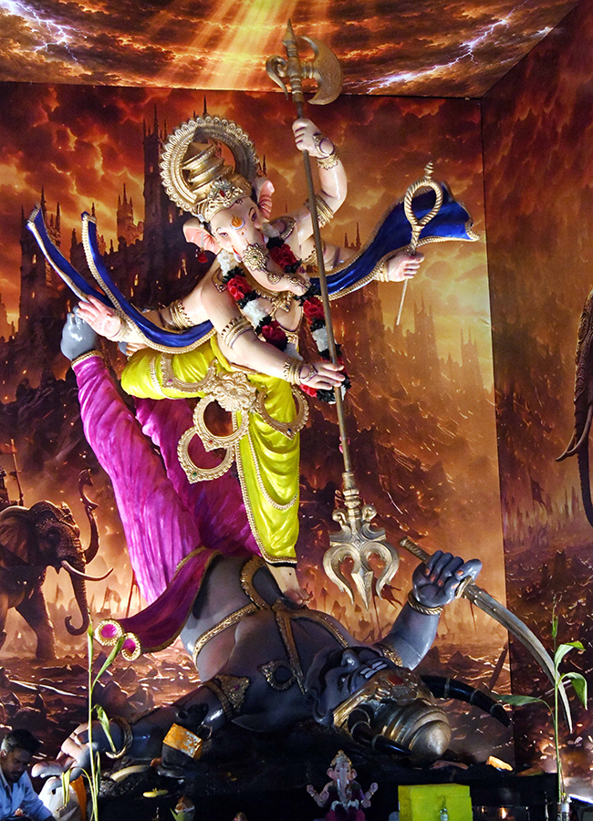 Vinayaka Chaturthi 2026 : Unique Ganesha idols in Hyderabad 3