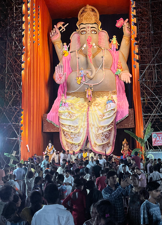 Vinayaka Chaturthi 2026 : Unique Ganesha idols in Hyderabad 7