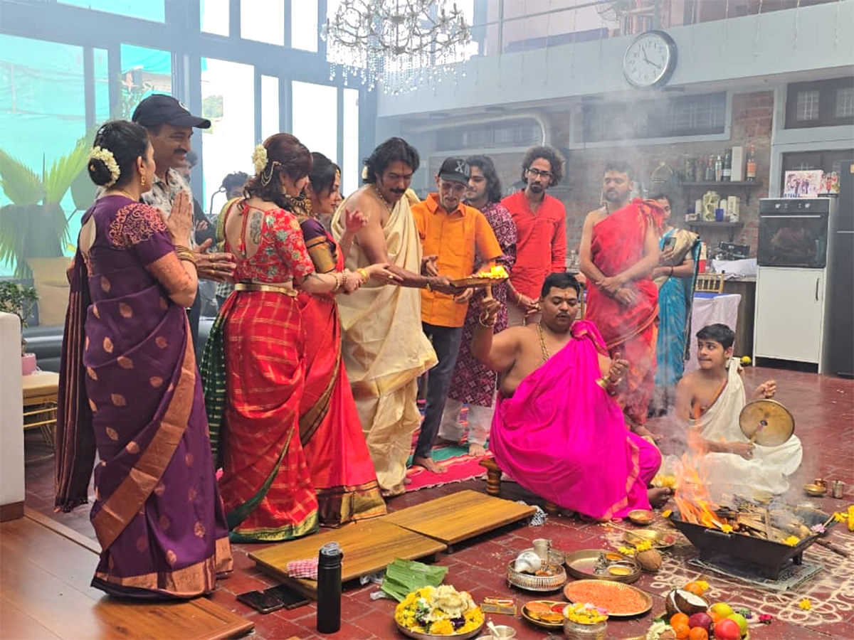 Vinayaka Chavithi celebrations at actor Upendra house viral photos13
