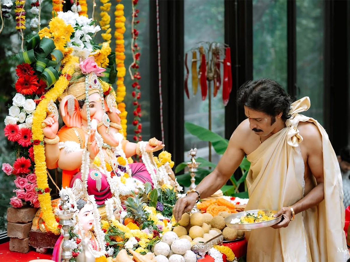 Vinayaka Chavithi celebrations at actor Upendra house viral photos22