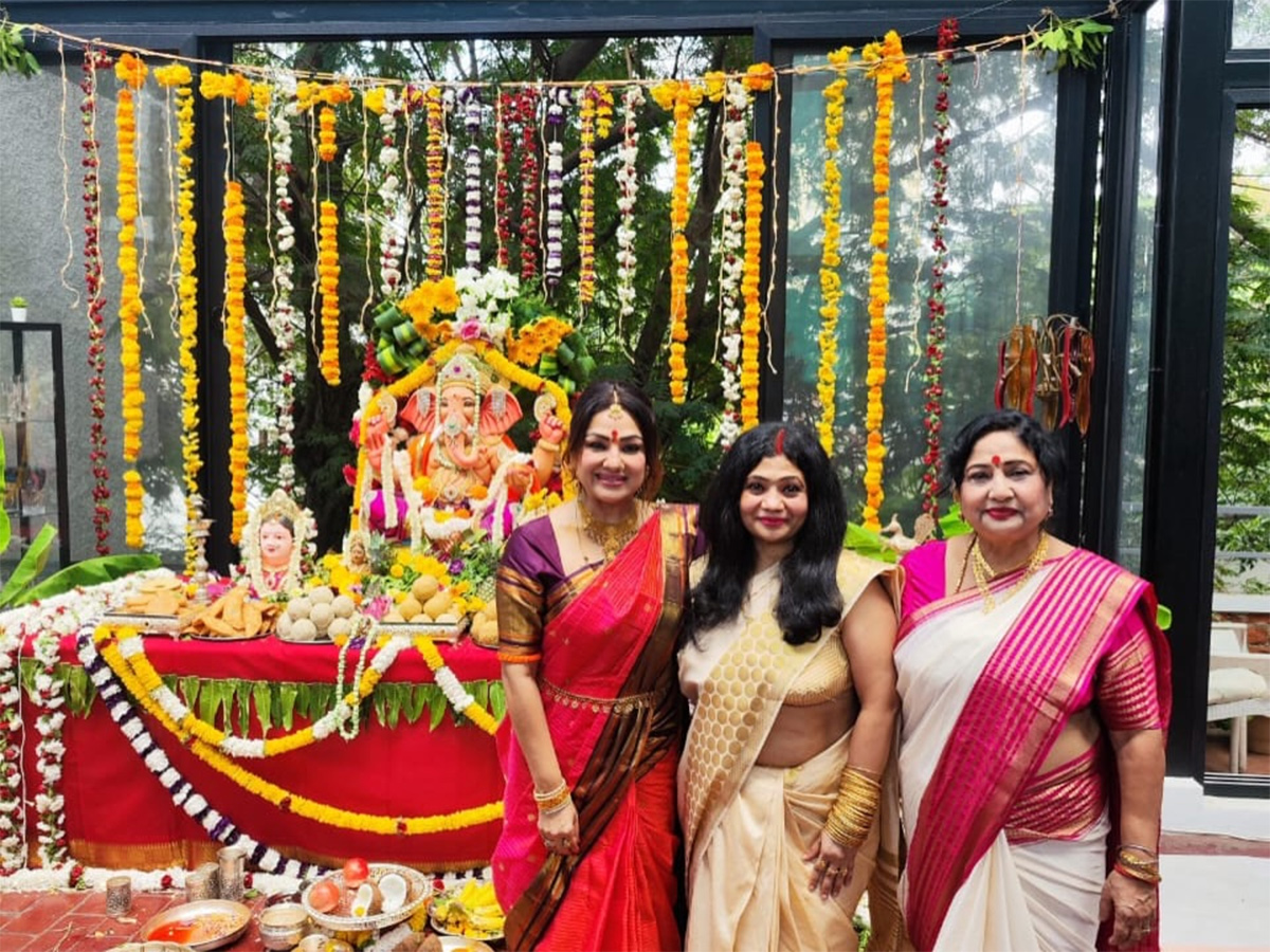 Vinayaka Chavithi celebrations at actor Upendra house viral photos5