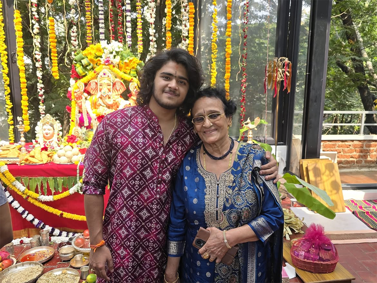 Vinayaka Chavithi celebrations at actor Upendra house viral photos6