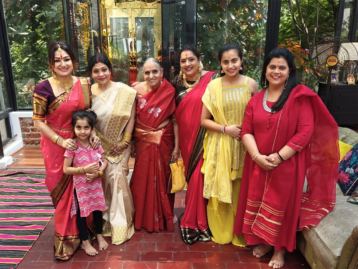 Vinayaka Chavithi celebrations at actor Upendra house viral photos8