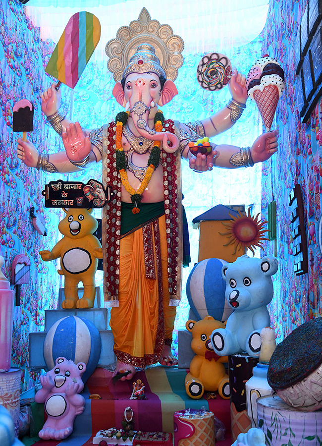 Vinayaka Chaturthi 2026 : Unique Ganesha idols in Hyderabad 11