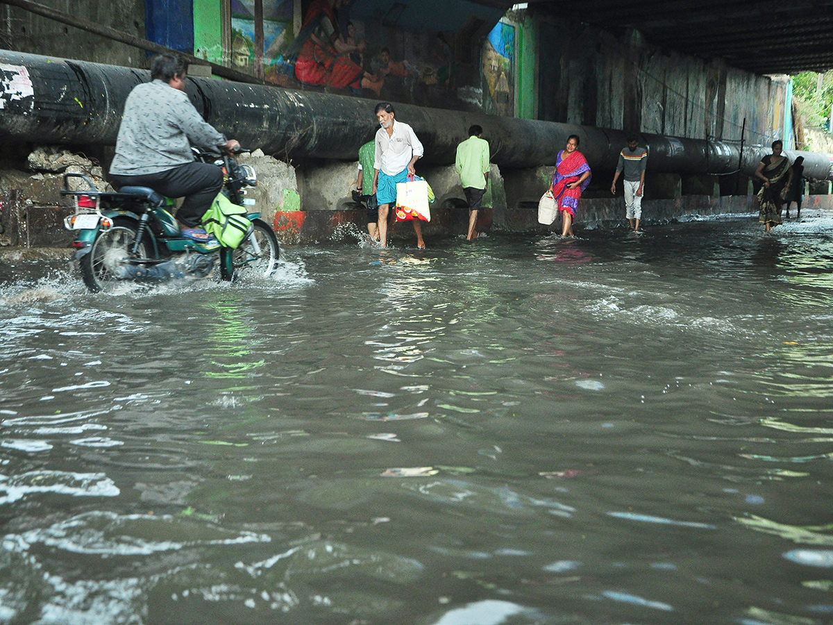Heavy Rainfall in Nellore Today Photos14
