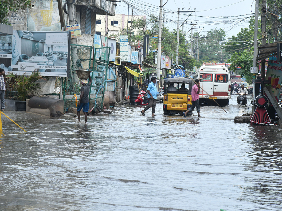Heavy Rainfall in Nellore Today Photos16