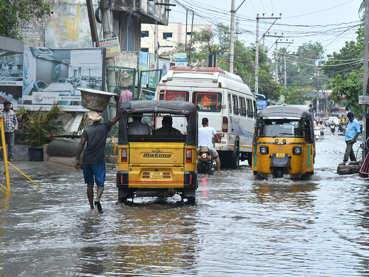 Heavy Rainfall in Nellore Today Photos17