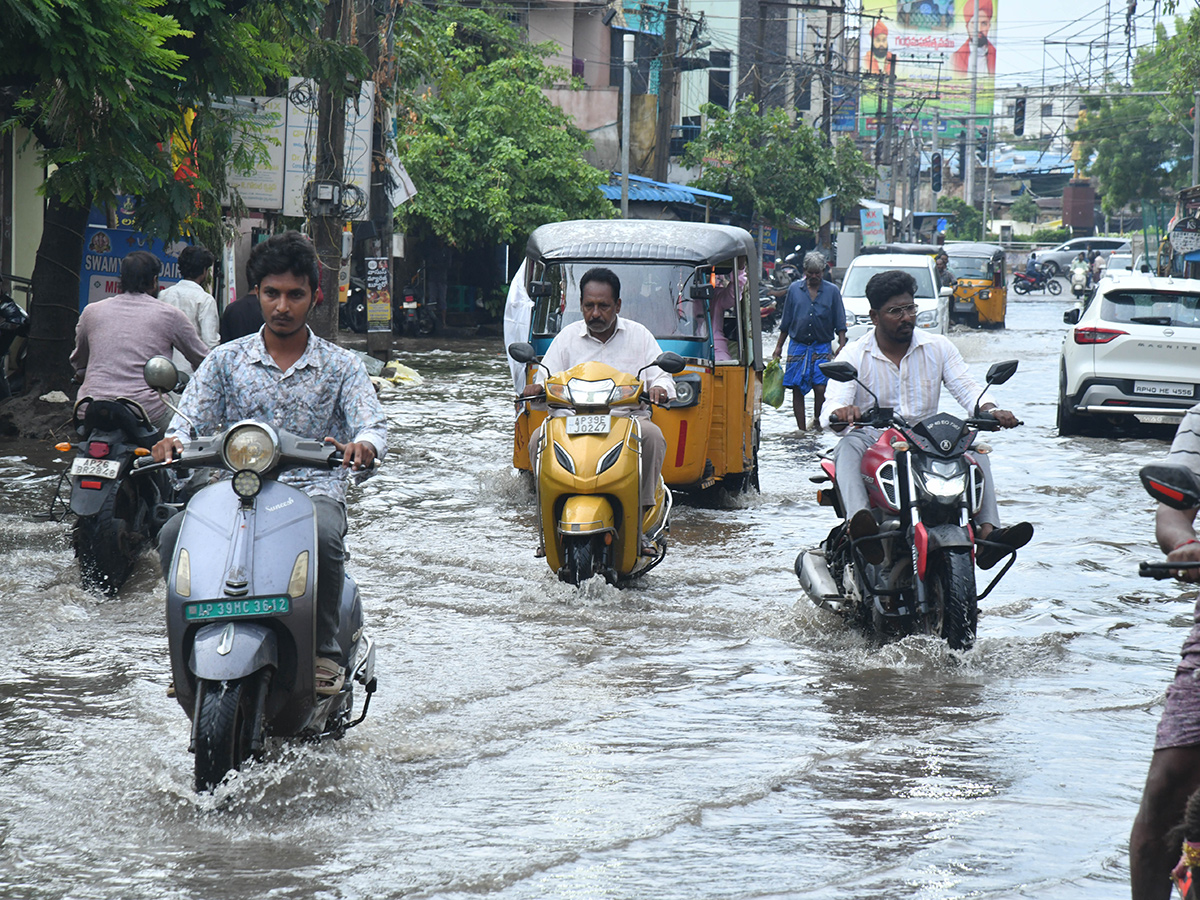 Heavy Rainfall in Nellore Today Photos7