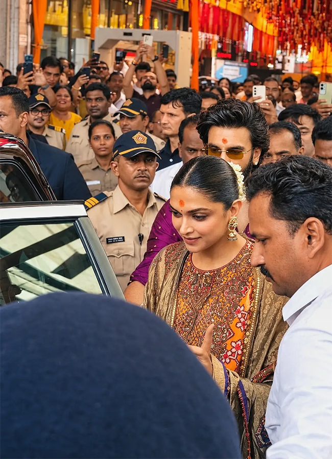 Ranveer Singh Deepika Padukone Visit Mumbai's Siddhivinayak Temple 7