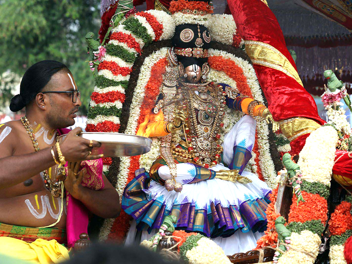 Srivari Salakatla Brahmotsavams Mohini Alankaram HD Photos1