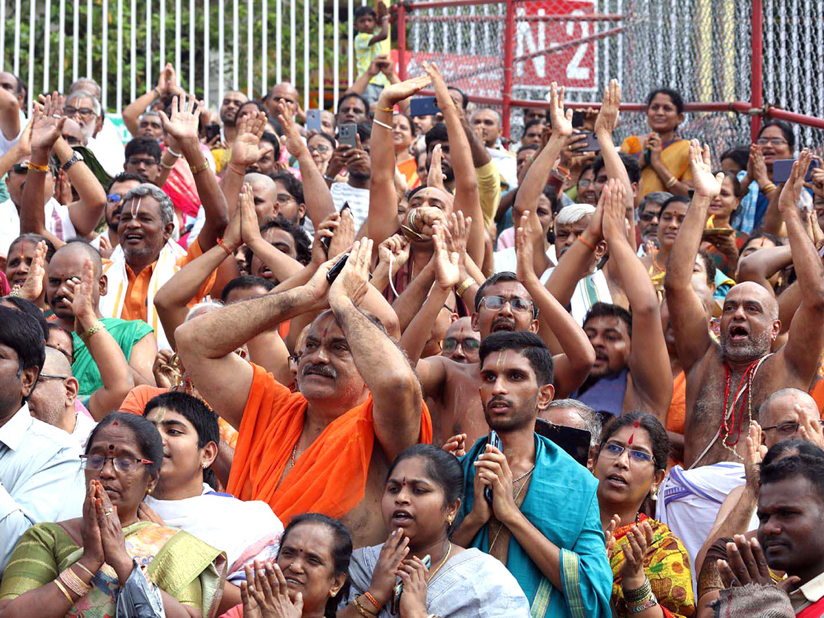 Srivari Salakatla Brahmotsavams Mohini Alankaram HD Photos14