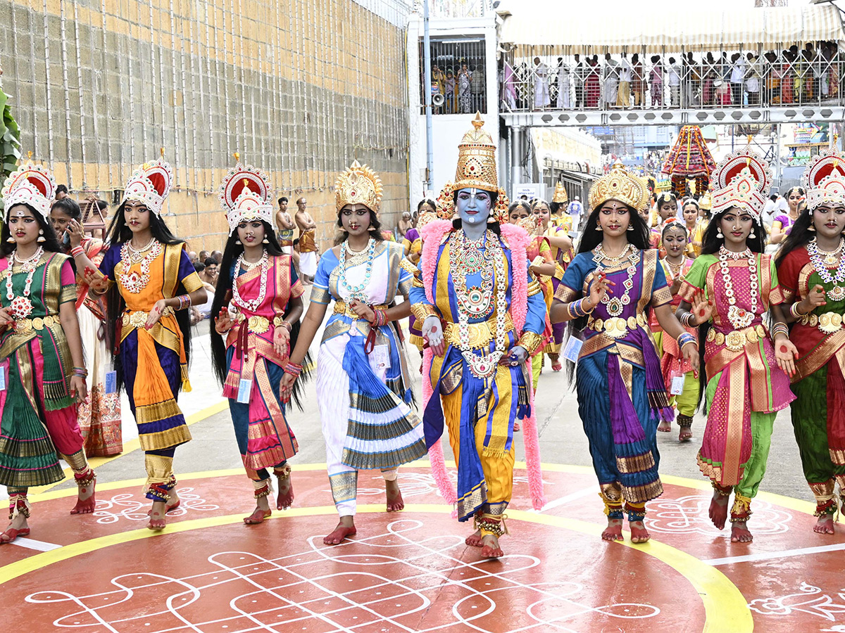 Srivari Salakatla Brahmotsavams Mohini Alankaram HD Photos23