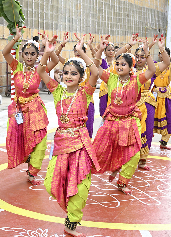 Srivari Salakatla Brahmotsavams Mohini Alankaram HD Photos27