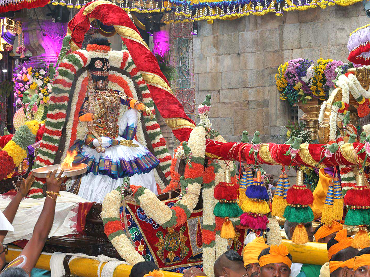 Srivari Salakatla Brahmotsavams Mohini Alankaram HD Photos5