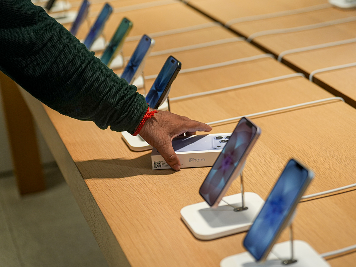 official sales launch of the iPhone 18 Pro and iPhone 18 Pro Max20