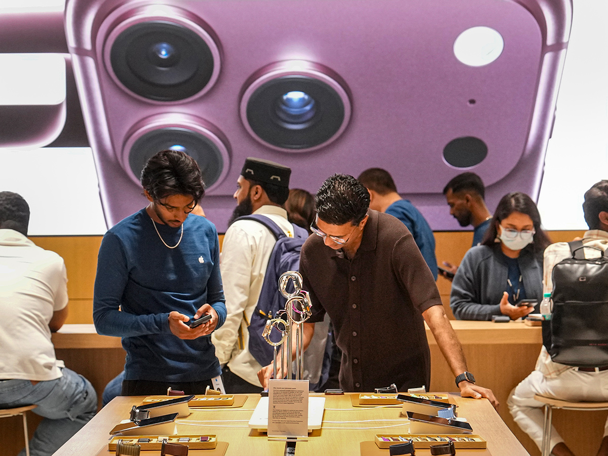 official sales launch of the iPhone 18 Pro and iPhone 18 Pro Max4