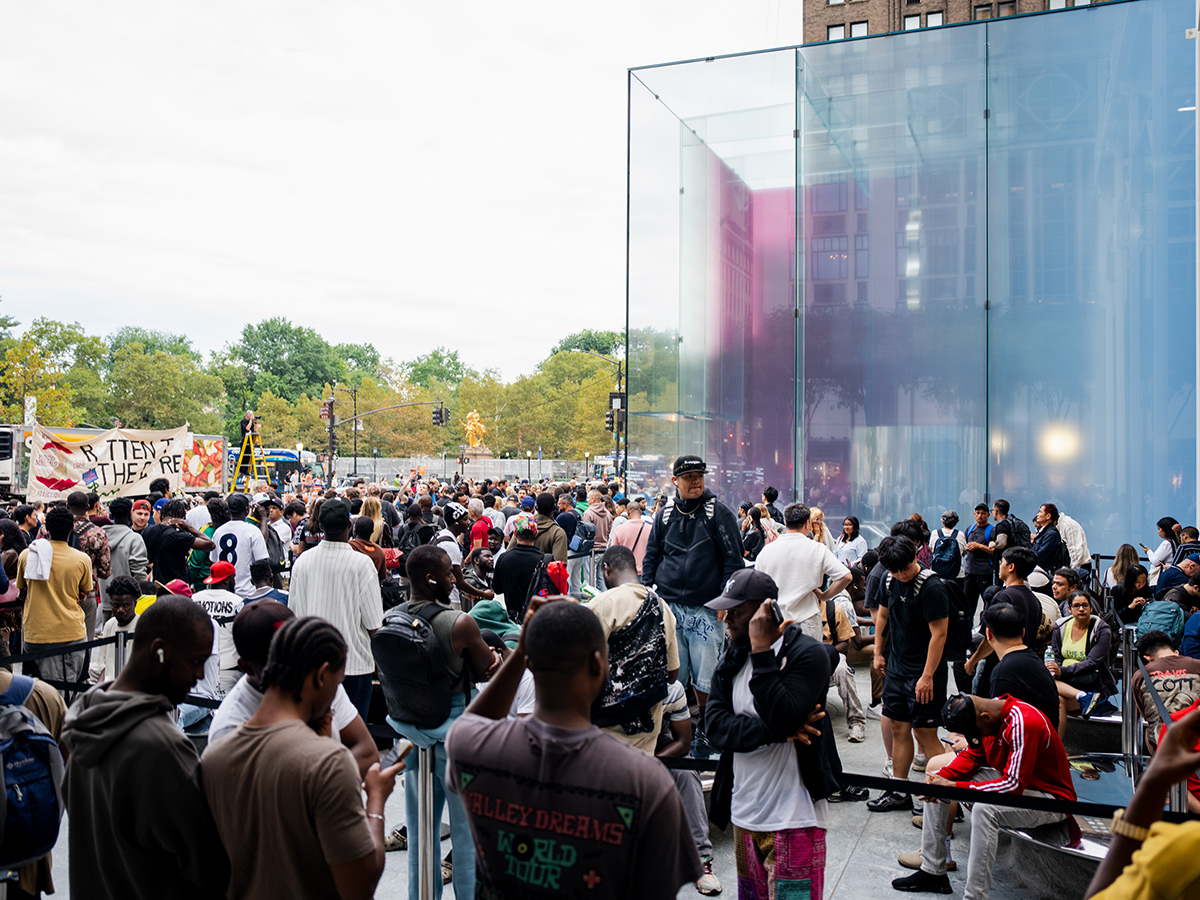 official sales launch of the iPhone 18 Pro and iPhone 18 Pro Max7