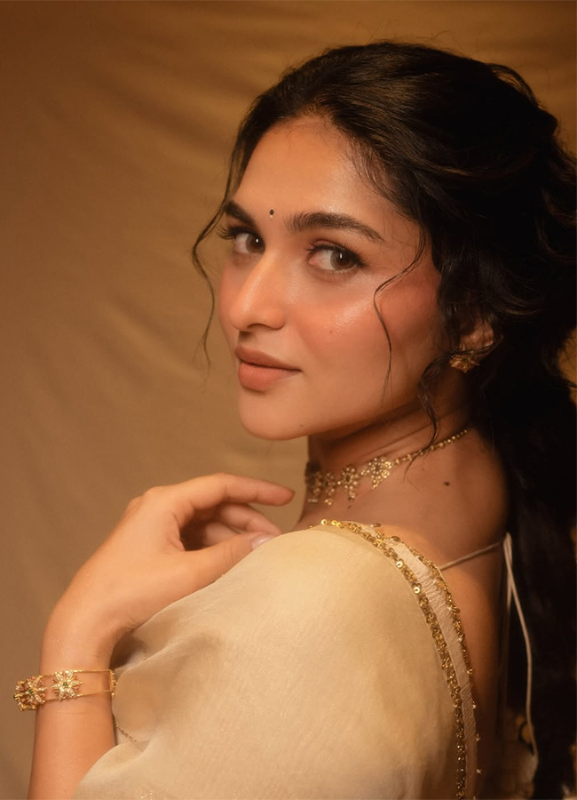 Actress Kayadu Lohar Latest Photos Viral10