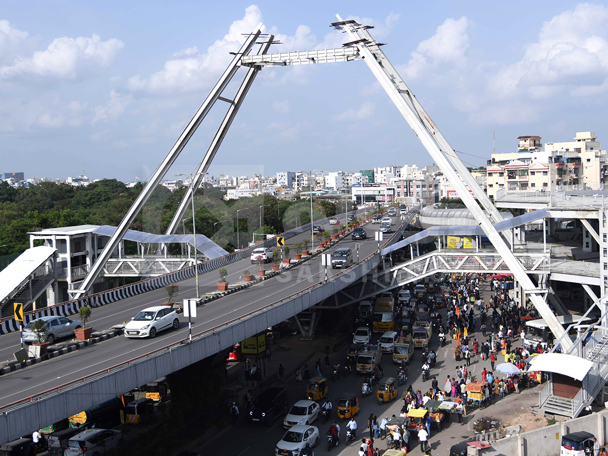 Hyderabad : Mehdipatnam New Construction Foot Over Bridge 17