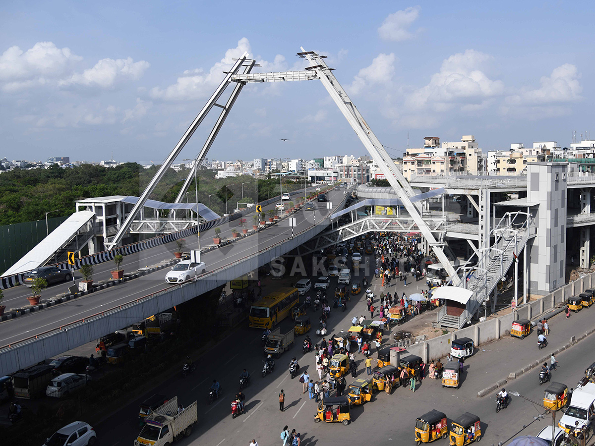 Hyderabad : Mehdipatnam New Construction Foot Over Bridge 18