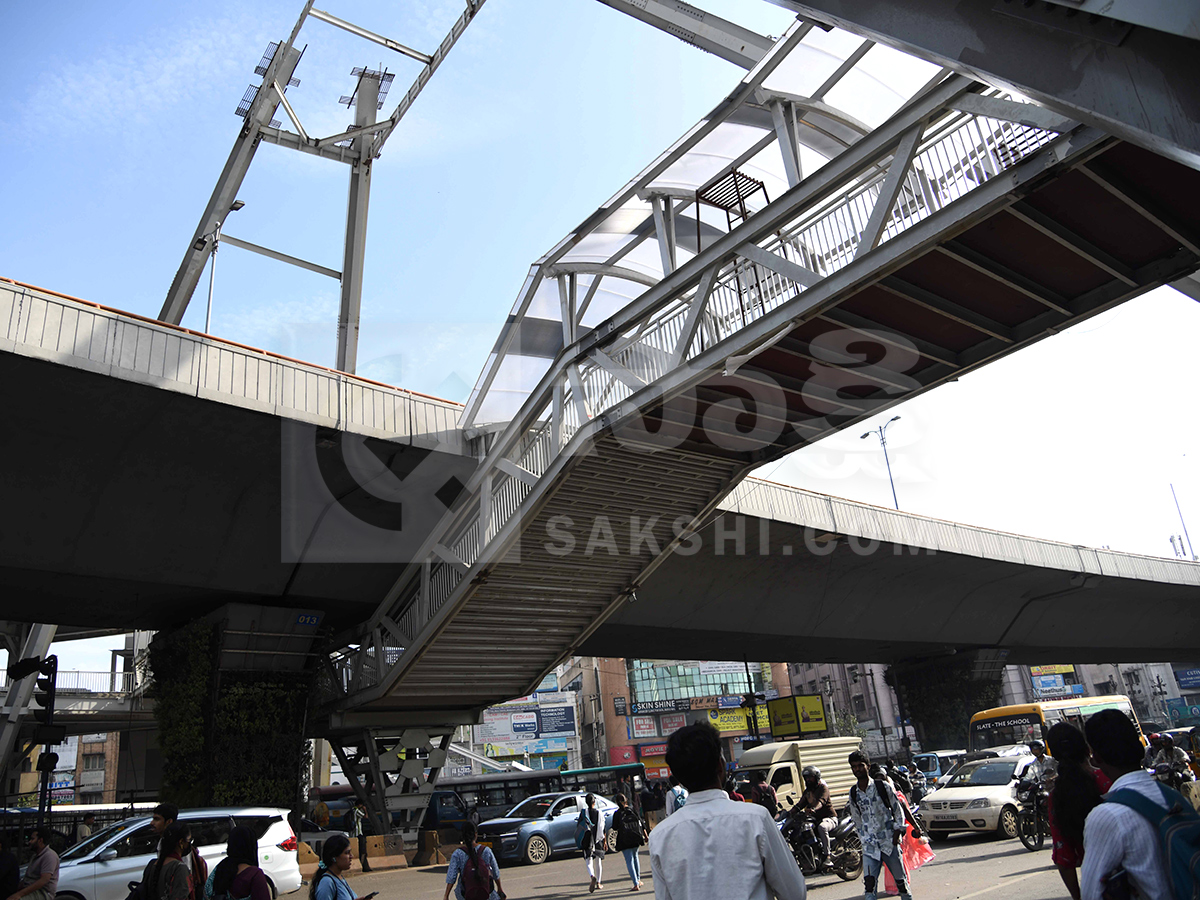 Hyderabad : Mehdipatnam New Construction Foot Over Bridge 3