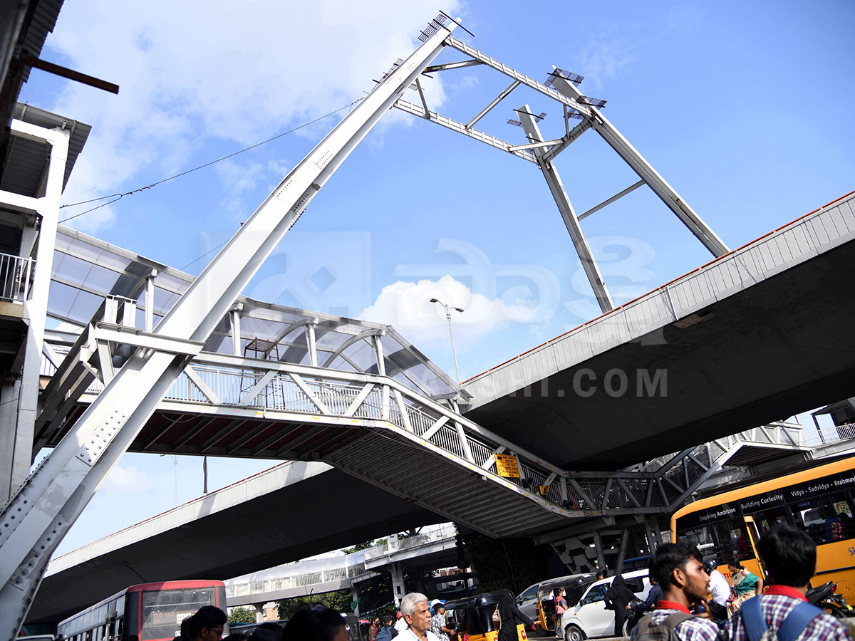 Hyderabad : Mehdipatnam New Construction Foot Over Bridge 4