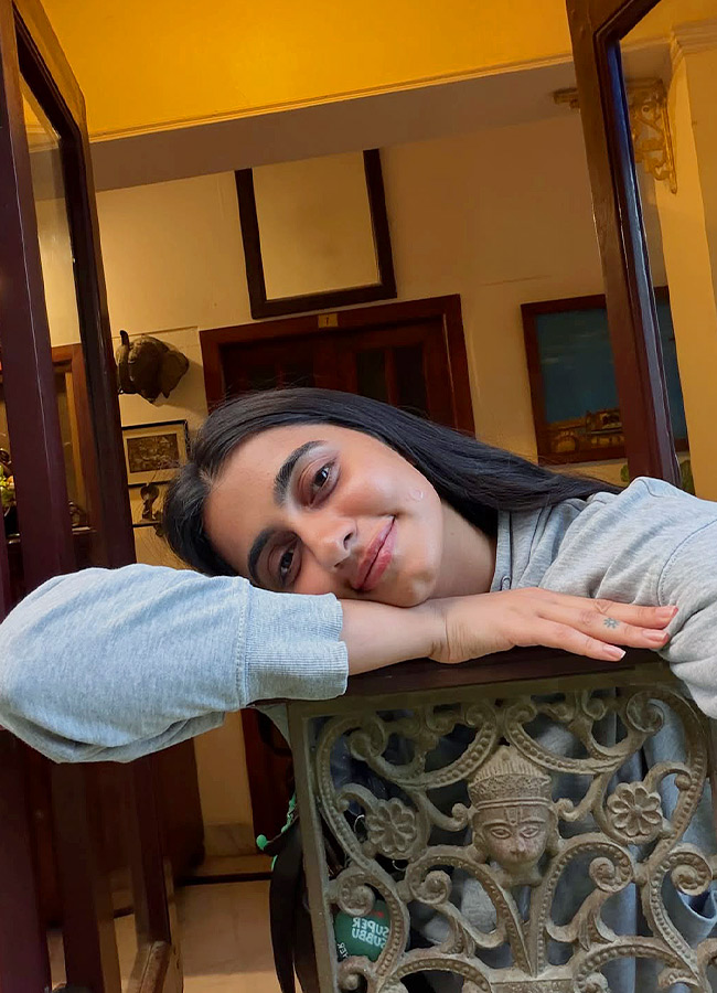 Heroine Manasa Celebrates Her Birthday in Kashi Photos10