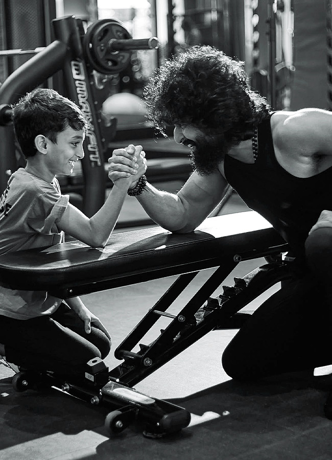 My Little Paradise Nani Adorable Moments with Son Arjun Photos6