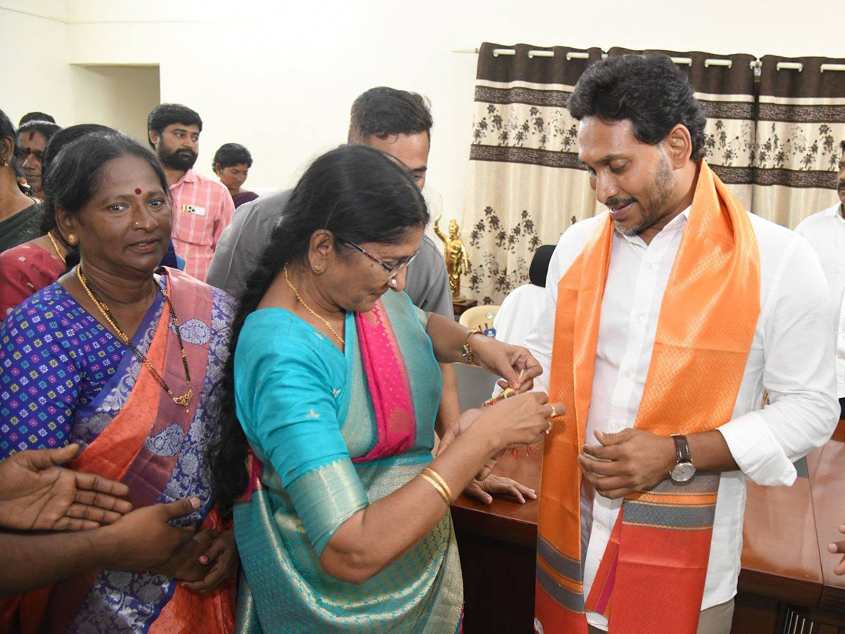 YS Jagan Pulivendula Tour Highlights HD Photos10