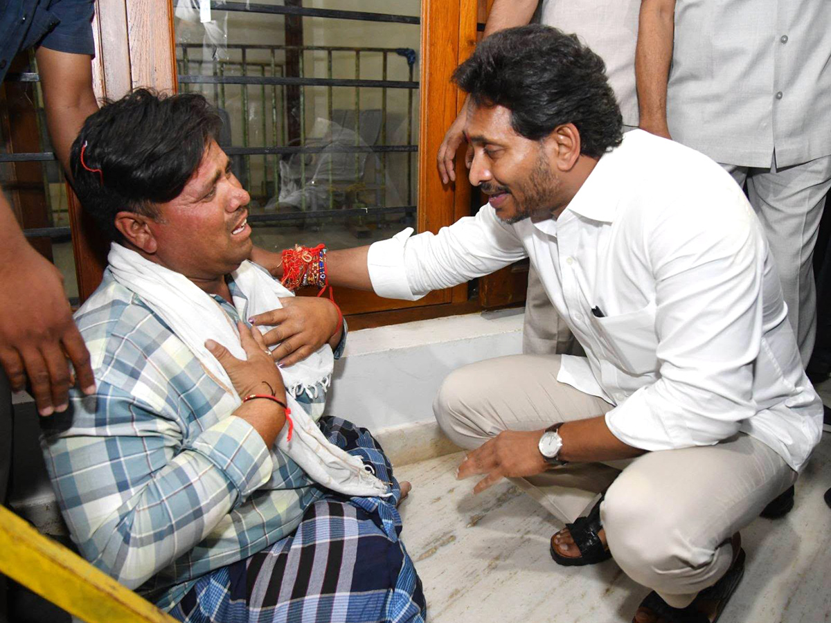 YS Jagan Pulivendula Tour Highlights HD Photos1
