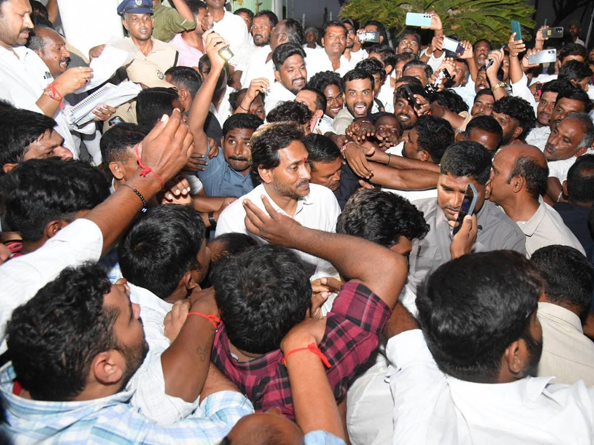 YS Jagan Pulivendula Tour Highlights HD Photos5