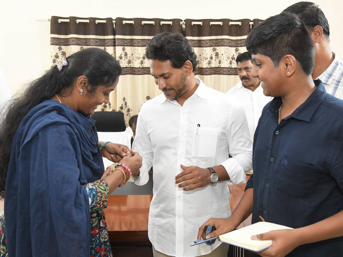 YS Jagan Pulivendula Tour Highlights HD Photos6