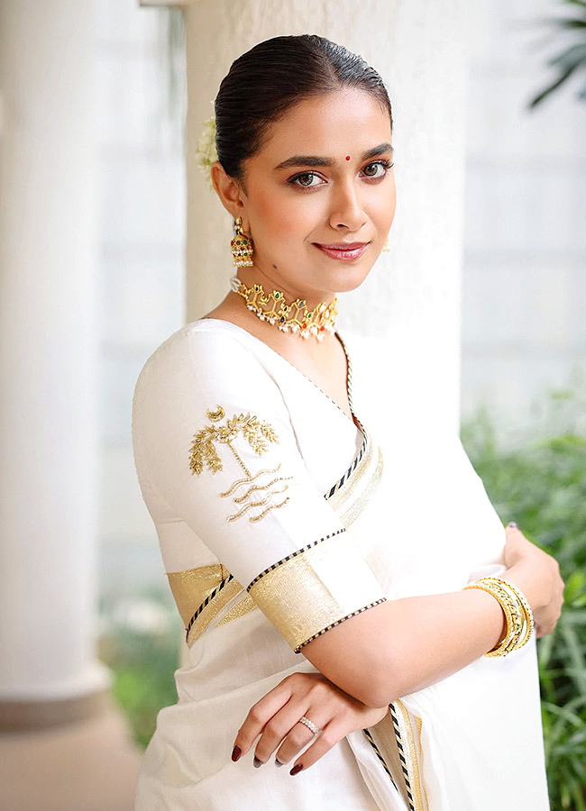Keerthy Suresh Mesmerizes in a Stunning Kattu Bapu Saree Photos2
