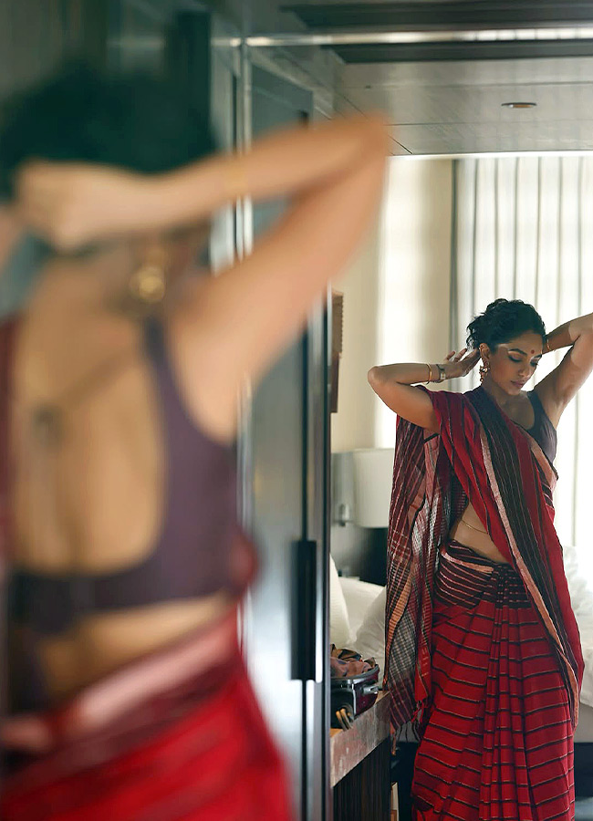 Sobhita Dhulipala Stuns in a Red Saree Gorgeous Photos11