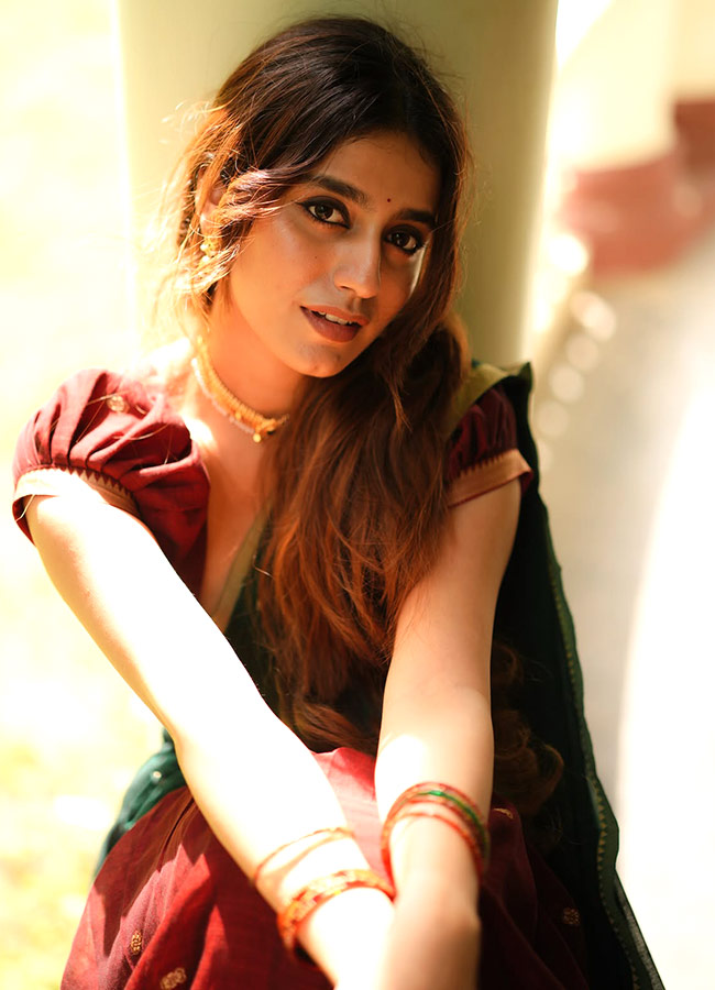 Priya Prakash Varrier Photos7