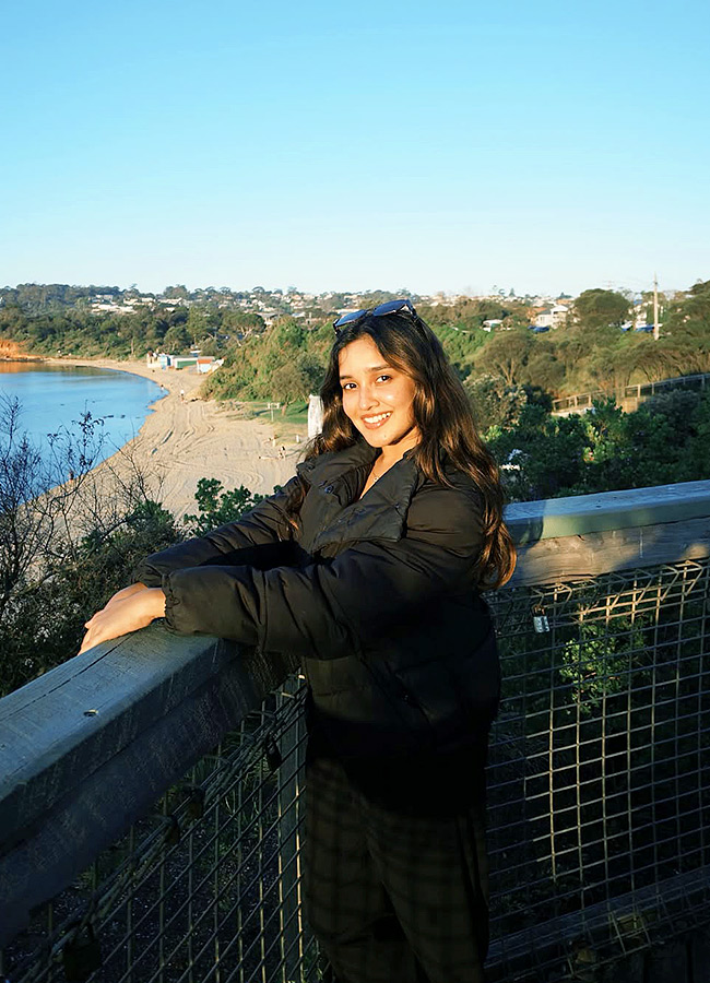 Anikha Surendran Enjoys Her Vacation Stunning Photos2