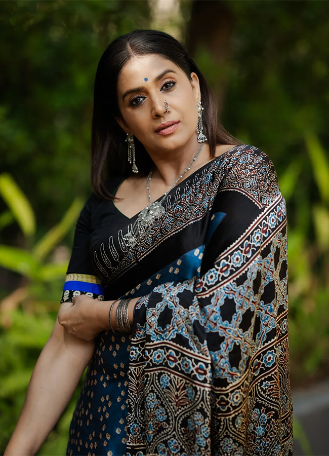 Sonali Kulkarni plays a powerful in the Paradise movie7