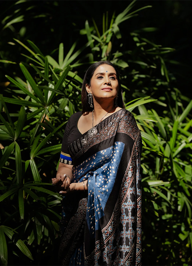 Sonali Kulkarni plays a powerful in the Paradise movie8